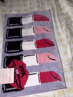 Betsey Johnson Pink Purple Lipstick Soft Bathroom Bath Mat Rug Rubber Back